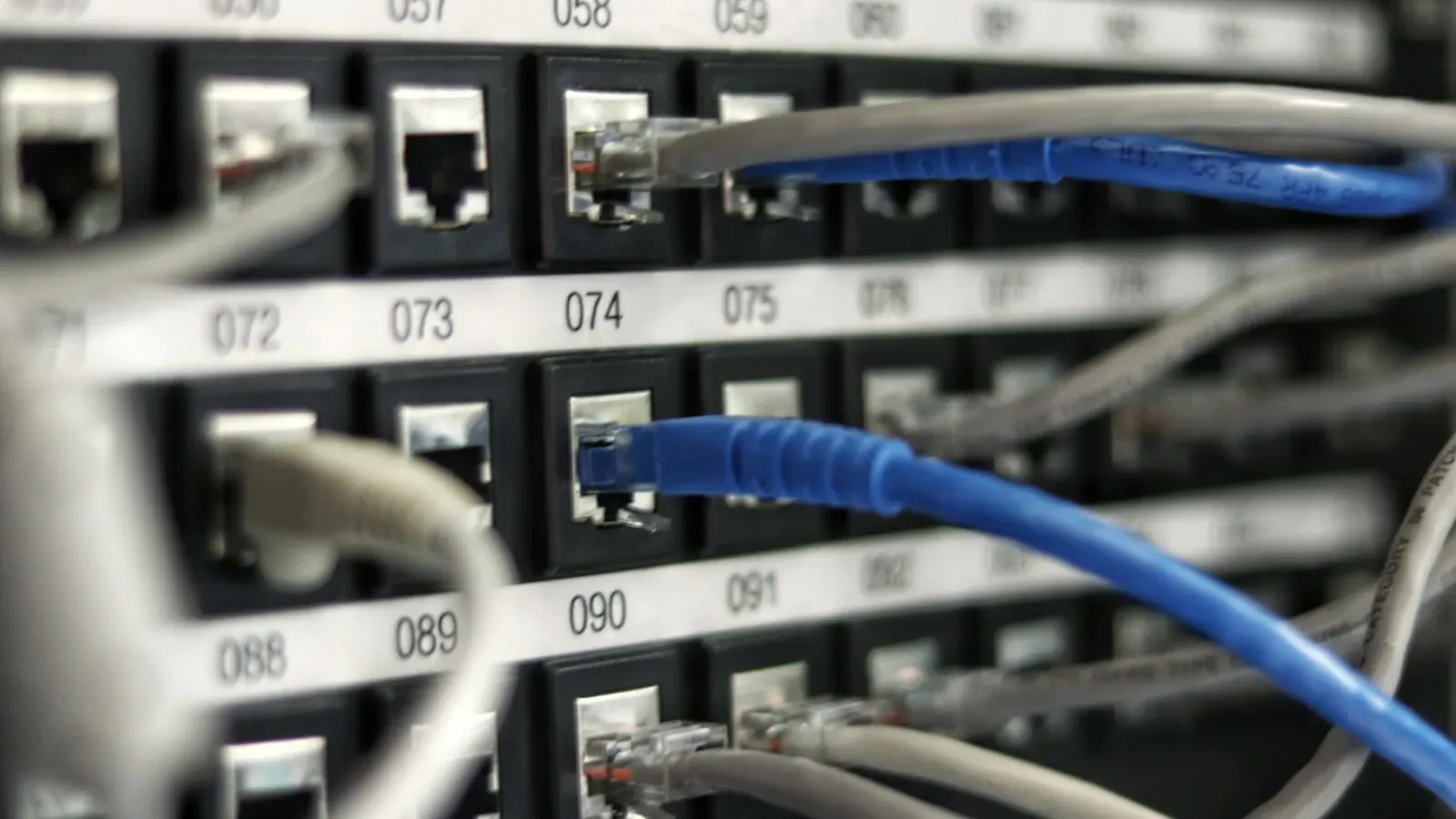 Network routing and servers for a Hong Kong CN2 GIA VPS